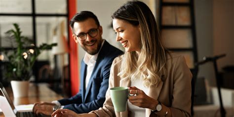 vind mijn collega mij leuk|Weten of een collega met je flirt